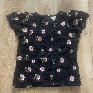 Women’s floral lace top